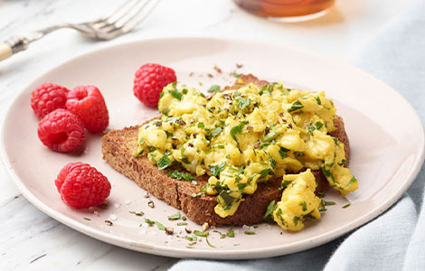 Scrambled Eggs & Toast 